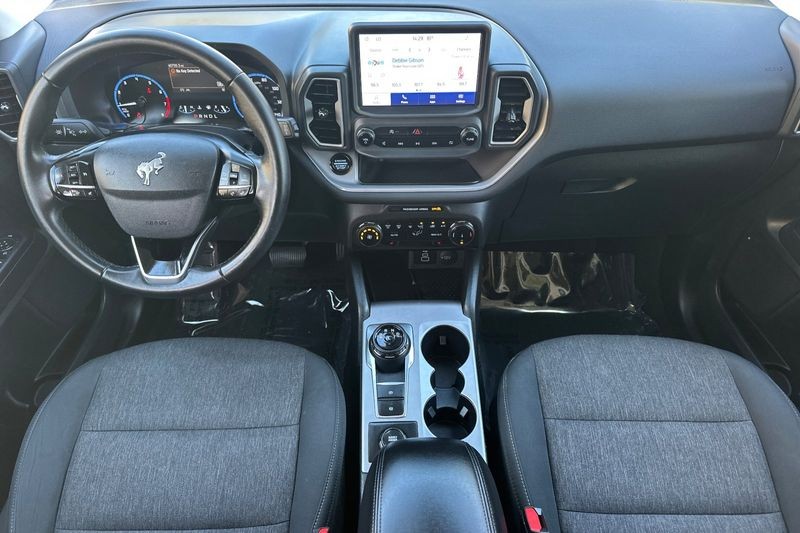 Ford Bronco Sport Vehicle Full-screen Gallery Image 15