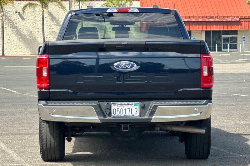 Ford F-150 Vehicle Full-screen Gallery Image 04
