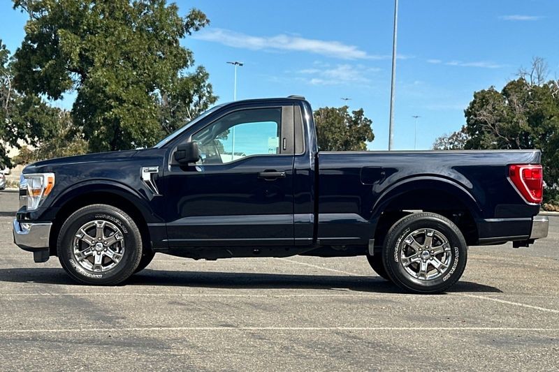 Ford F-150 Vehicle Full-screen Gallery Image 07
