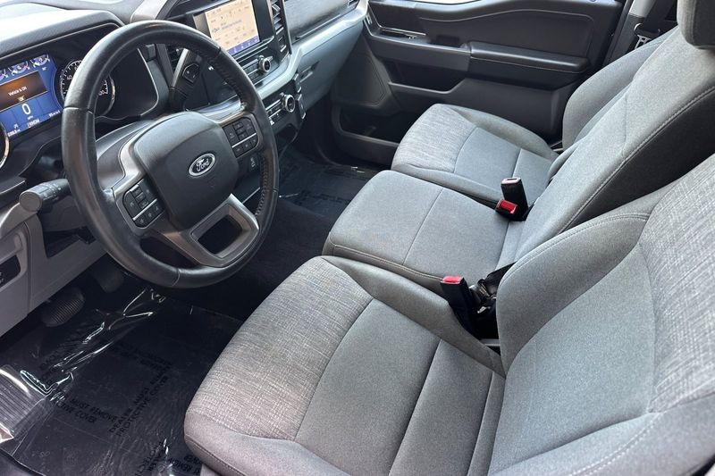 Ford F-150 Vehicle Full-screen Gallery Image 10
