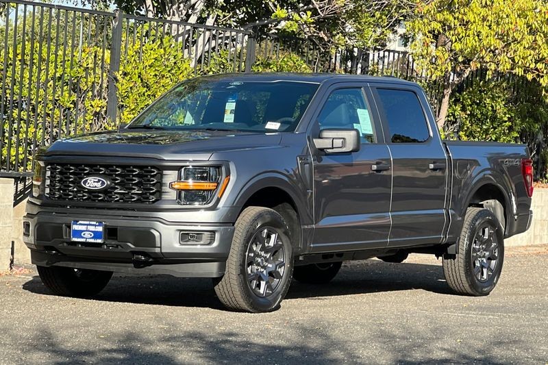 Ford F-150 Vehicle Full-screen Gallery Image 07