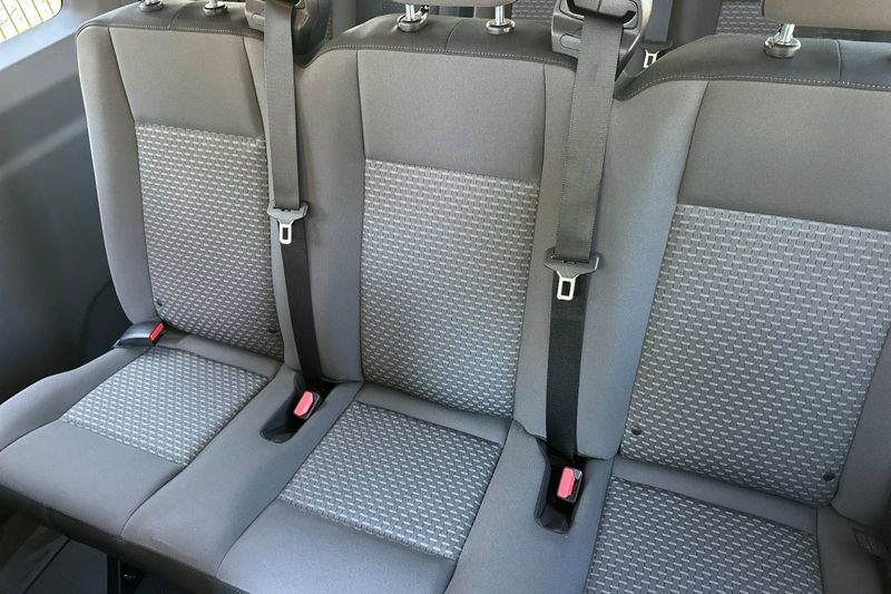 Ford Transit-350 Vehicle Full-screen Gallery Image 12