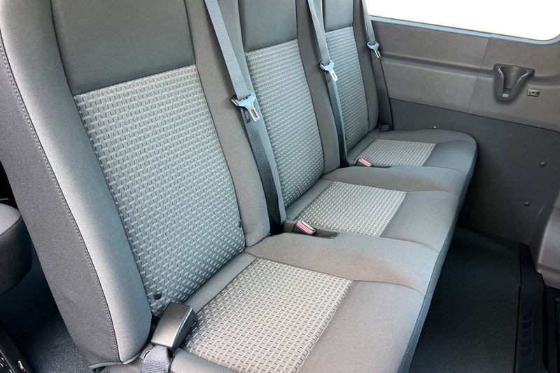 Ford Transit-350 Vehicle Full-screen Gallery Image 12