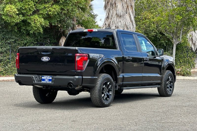Ford F-150 Vehicle Full-screen Gallery Image 03