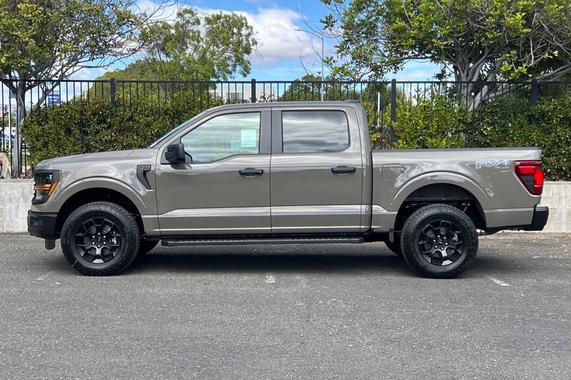 Ford F-150 Vehicle Full-screen Gallery Image 06