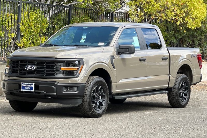 Ford F-150 Vehicle Full-screen Gallery Image 07