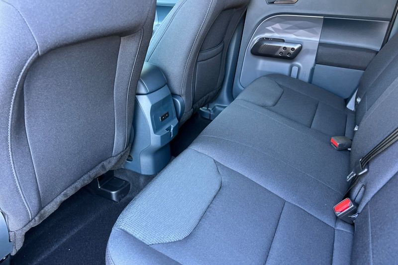 Ford Maverick Vehicle Full-screen Gallery Image 12