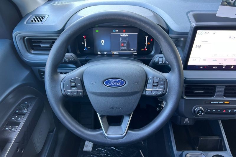 Ford Maverick Vehicle Full-screen Gallery Image 15