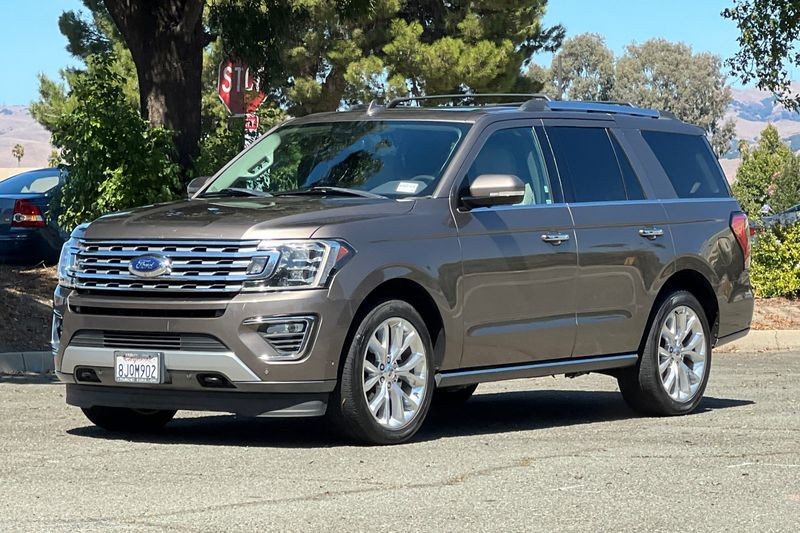 Ford Expedition Vehicle Full-screen Gallery Image 08