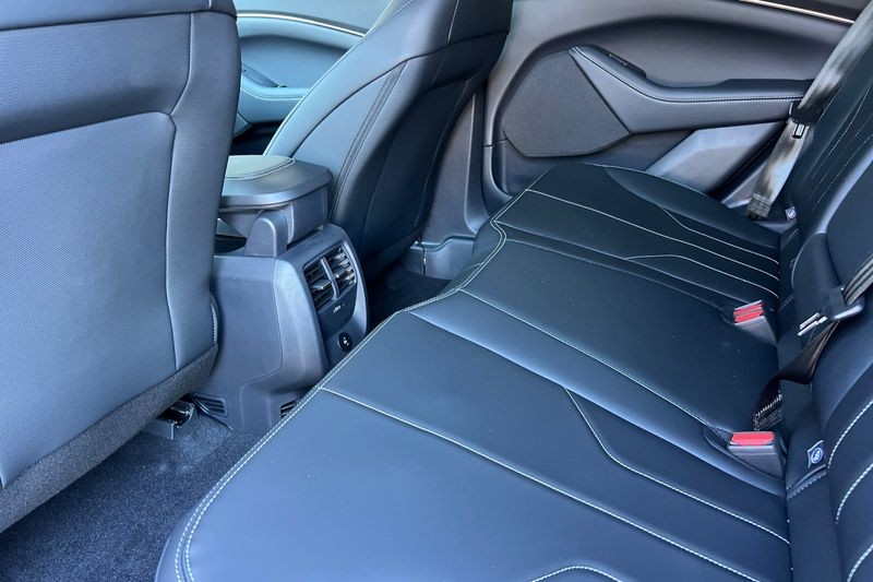 Ford Mustang Mach-E Vehicle Full-screen Gallery Image 12