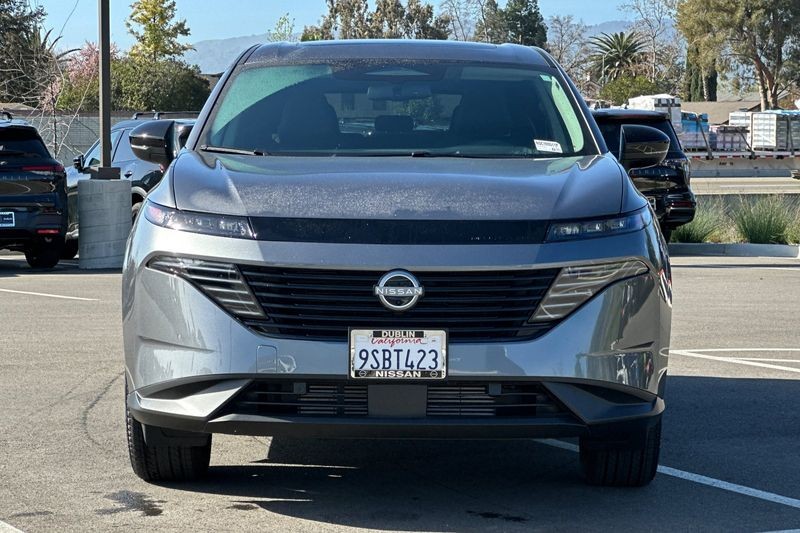 Nissan Murano Vehicle Full-screen Gallery Image 09