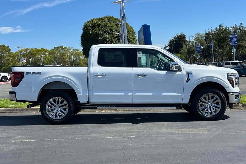 Ford F-150 Vehicle Full-screen Gallery Image 02