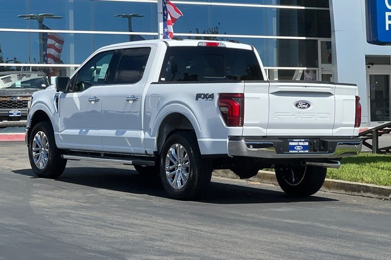 Ford F-150 Vehicle Full-screen Gallery Image 05