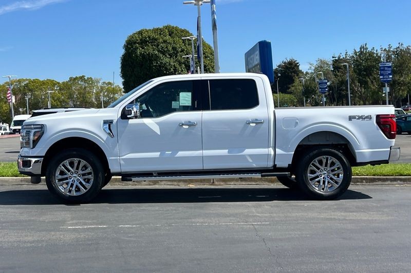 Ford F-150 Vehicle Full-screen Gallery Image 06