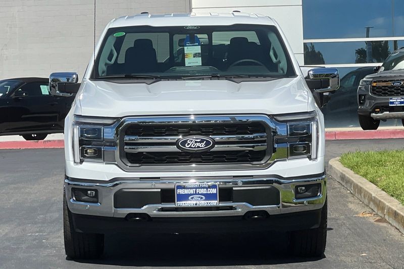 Ford F-150 Vehicle Full-screen Gallery Image 08