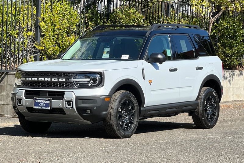 Ford Bronco Sport Vehicle Full-screen Gallery Image 07