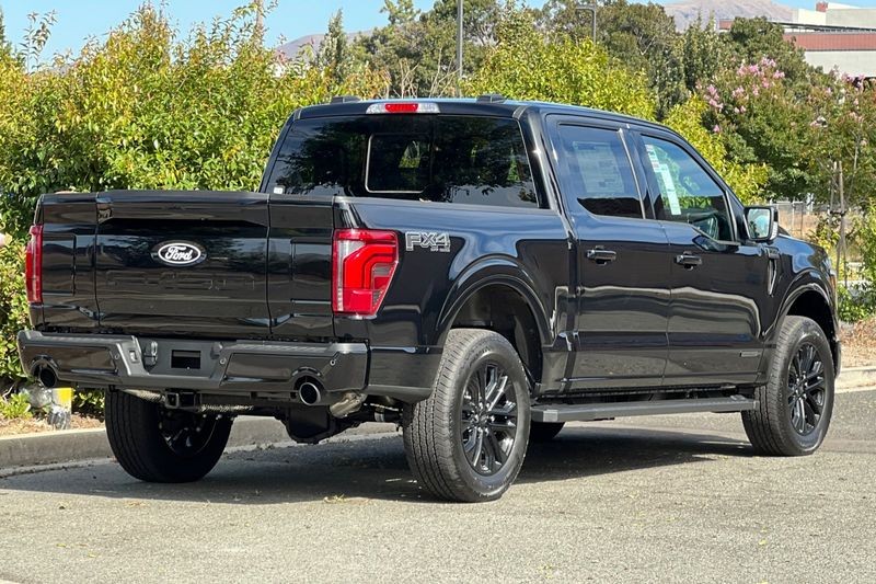 Ford F-150 Vehicle Full-screen Gallery Image 03