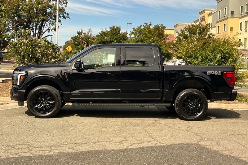 Ford F-150 Vehicle Full-screen Gallery Image 06