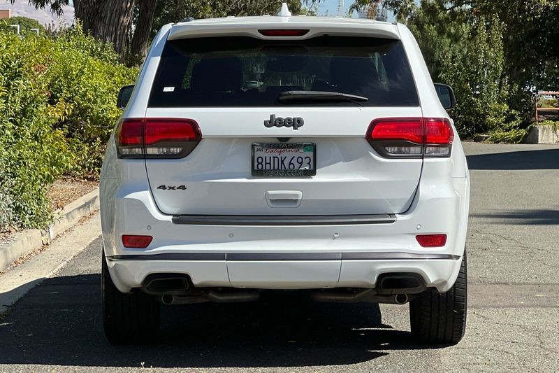 Jeep Grand Cherokee Vehicle Full-screen Gallery Image 04