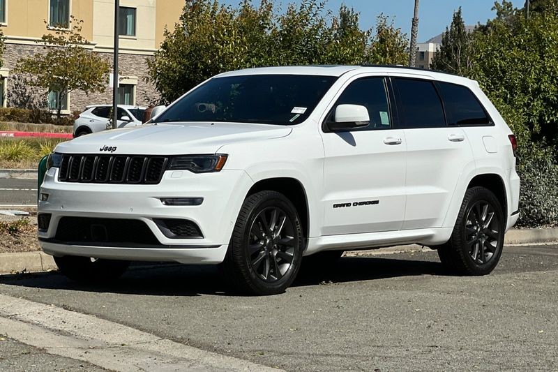 Jeep Grand Cherokee Vehicle Full-screen Gallery Image 08