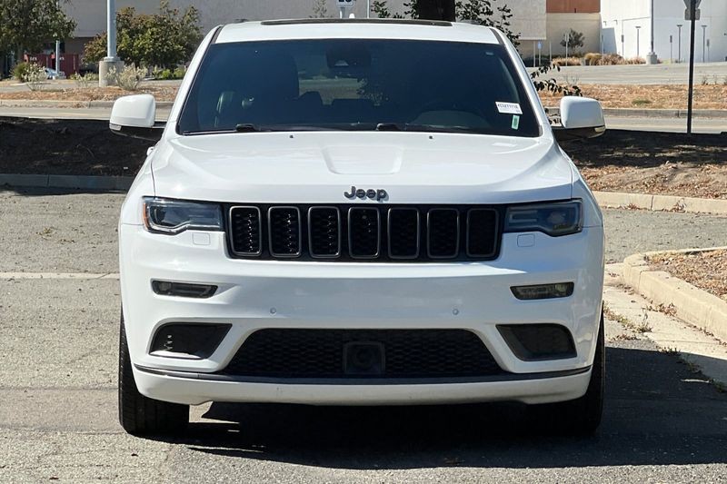 Jeep Grand Cherokee Vehicle Full-screen Gallery Image 09
