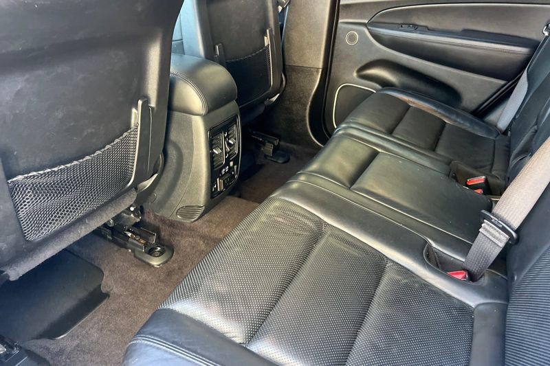 Jeep Grand Cherokee Vehicle Full-screen Gallery Image 14