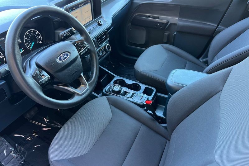 Ford Maverick Vehicle Full-screen Gallery Image 10