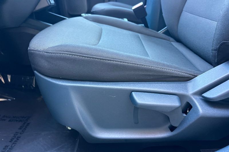 Ford Maverick Vehicle Full-screen Gallery Image 13