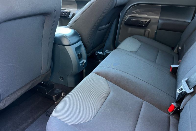 Ford Maverick Vehicle Full-screen Gallery Image 14