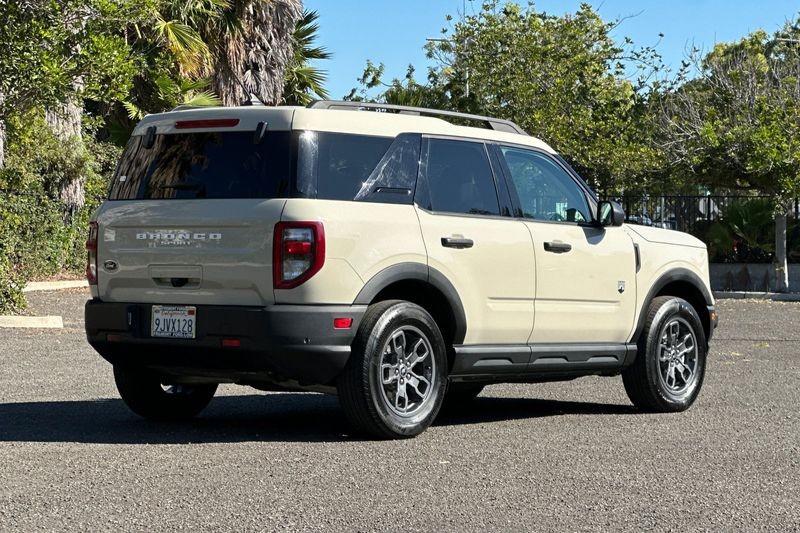 Ford Bronco Sport Vehicle Full-screen Gallery Image 03