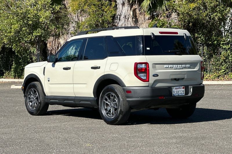 Ford Bronco Sport Vehicle Full-screen Gallery Image 05