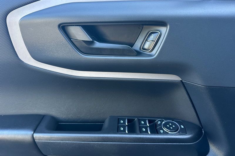 Ford Bronco Sport Vehicle Full-screen Gallery Image 11