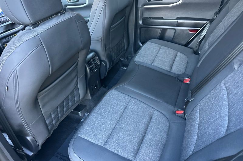 Ford Bronco Sport Vehicle Full-screen Gallery Image 14
