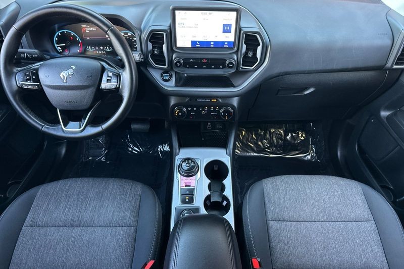 Ford Bronco Sport Vehicle Full-screen Gallery Image 15