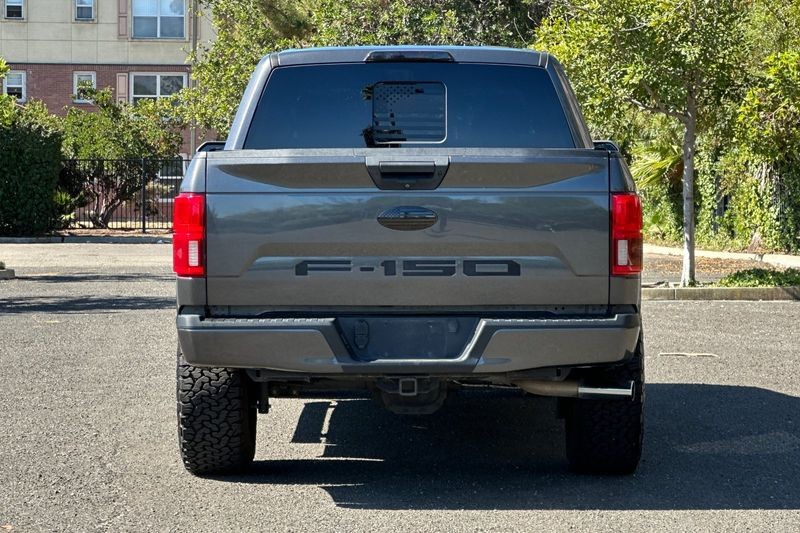 Ford F-150 Vehicle Full-screen Gallery Image 04