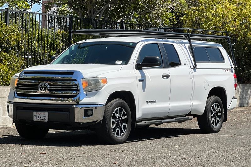 Toyota Tundra Vehicle Full-screen Gallery Image 07