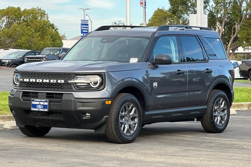 Ford Bronco Sport Vehicle Full-screen Gallery Image 07