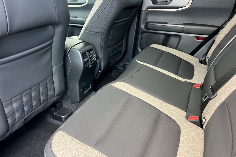 Ford Bronco Sport Vehicle Full-screen Gallery Image 12