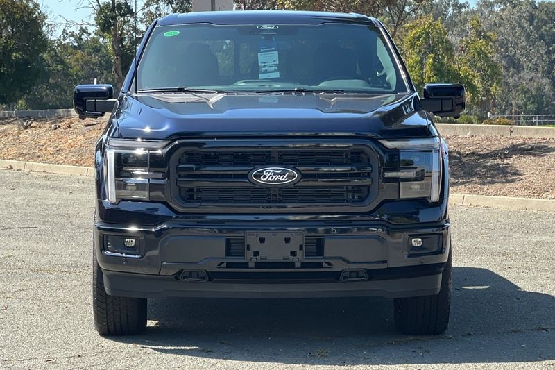 Ford F-150 Vehicle Full-screen Gallery Image 08