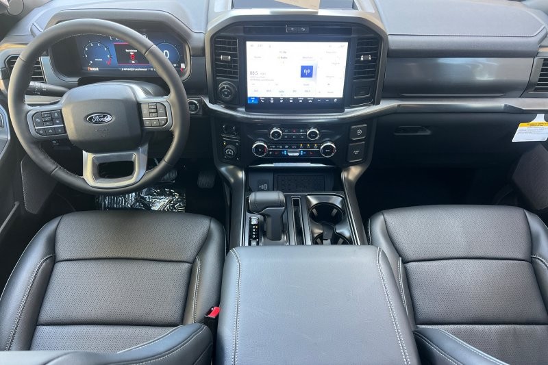 Ford F-150 Vehicle Full-screen Gallery Image 14