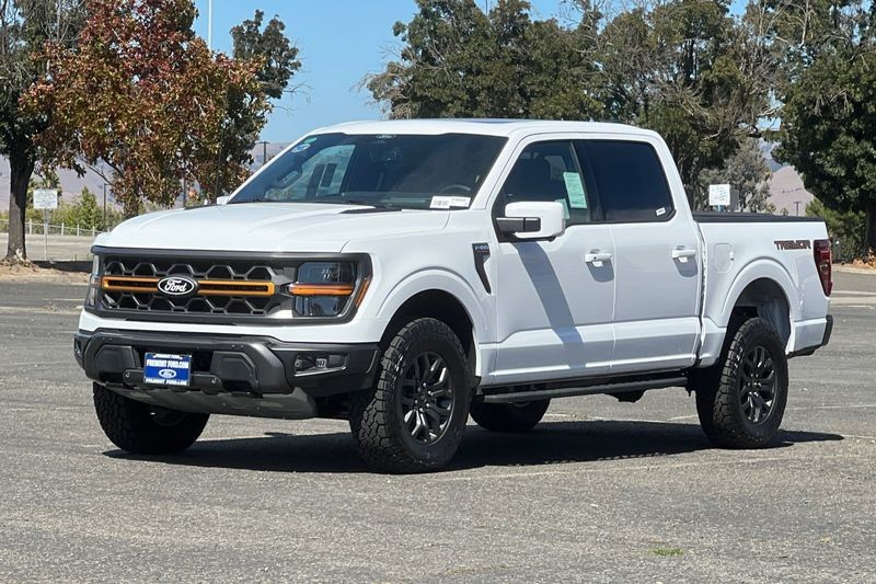 Ford F-150 Vehicle Full-screen Gallery Image 07