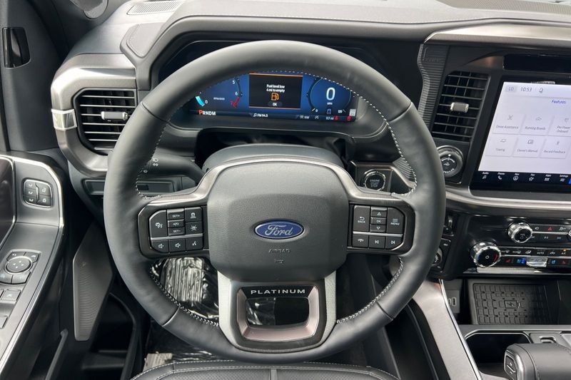 Ford F-150 Vehicle Full-screen Gallery Image 15