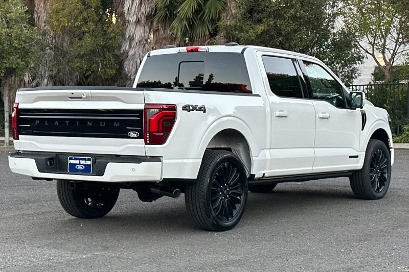 Ford F-150 Vehicle Full-screen Gallery Image 03