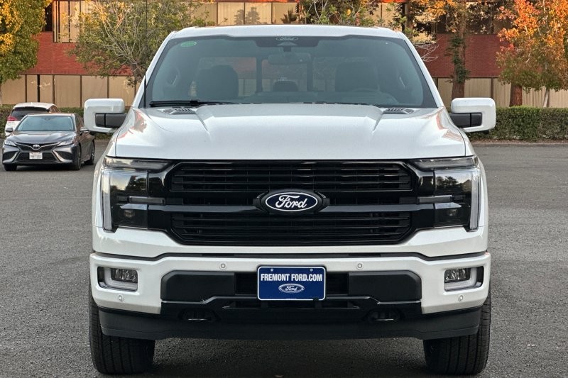 Ford F-150 Vehicle Full-screen Gallery Image 08