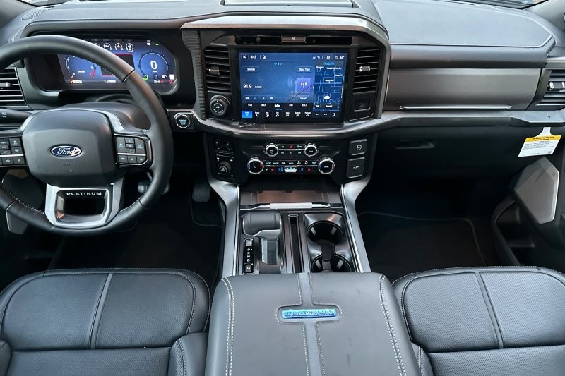 Ford F-150 Vehicle Full-screen Gallery Image 14