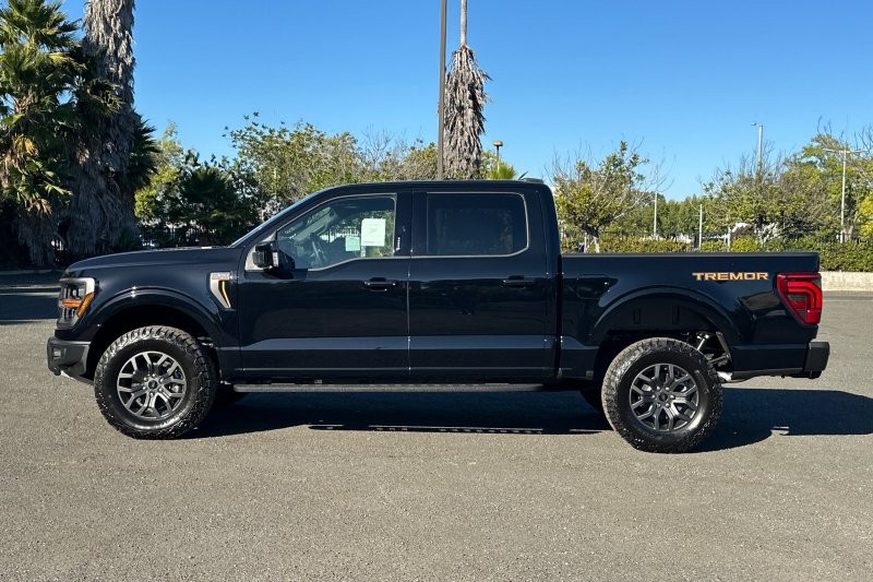 Ford F-150 Vehicle Full-screen Gallery Image 06