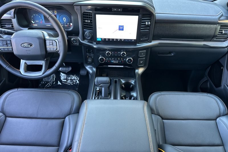 Ford F-150 Vehicle Full-screen Gallery Image 14