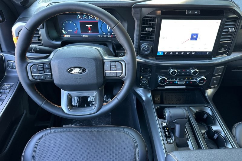 Ford F-150 Vehicle Full-screen Gallery Image 15