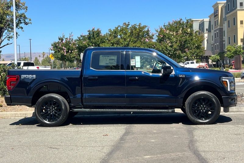 Ford F-150 Vehicle Full-screen Gallery Image 02