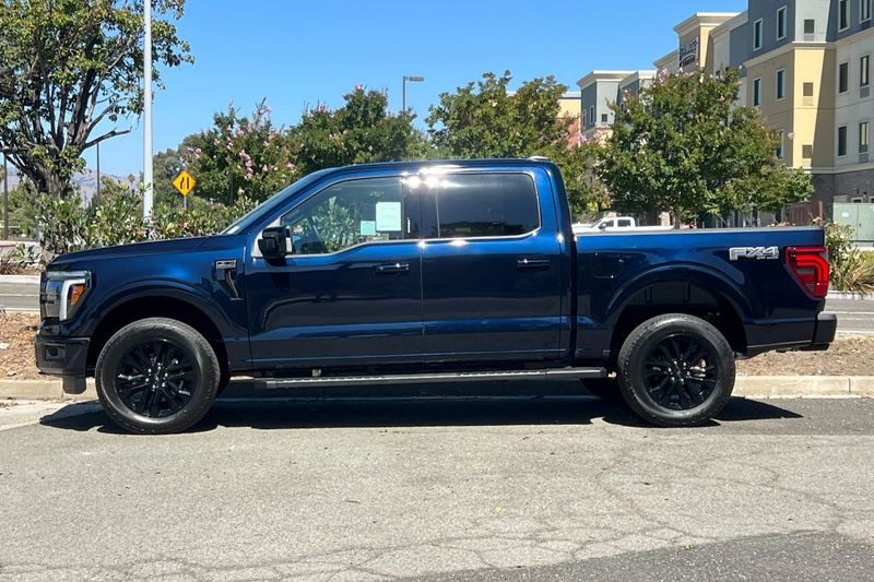 Ford F-150 Vehicle Full-screen Gallery Image 06
